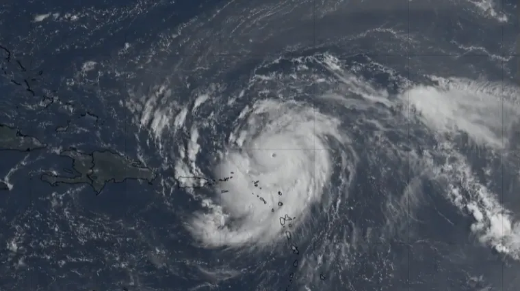 Uragan Erin prijeti američkoj obali: U samo 24 sata snaga vjetra se udvostručila