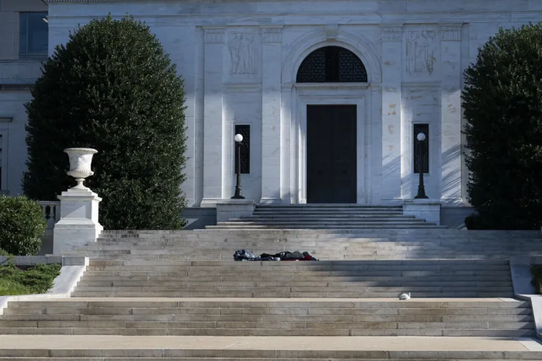 Pokrenuta 'čistka': 'Trump me fotografirao, rekli su da se spakiramo ili će doći buldožer'