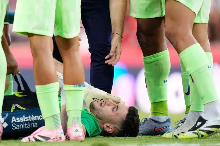 Ovo je bilo gadno! Vratar Barcelone popio high-kick, posljedice su vidljive...