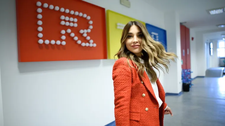 RTL-ova voditeljica zablistala u Makarskoj: Pratitelji joj komentirali cijenu haljine