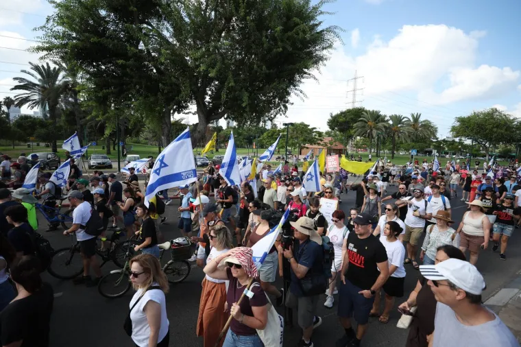 Štrajkovi i masovni prosvjedi u Izraelu; Netanyahu poslao oštru poruku: 'To samo jača Hamas'