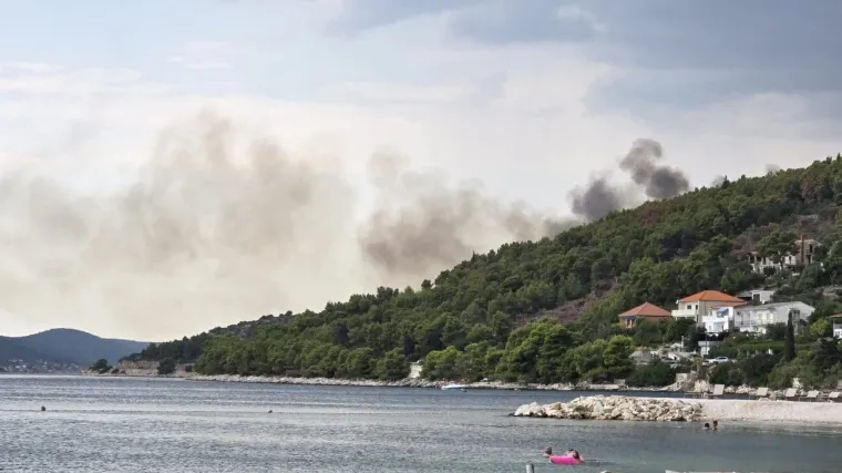 Udar groma izazvao požar kod Vrsina: 'Stavljen je pod kontrolu'
