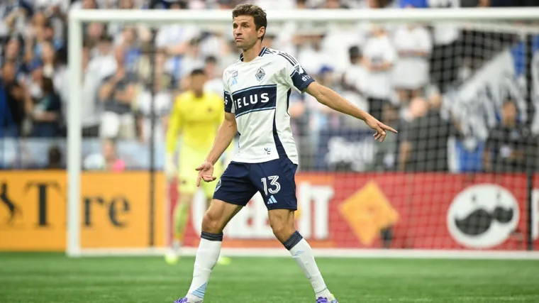 Novi dom legende: Müller nastupio u dresu koji nije Bayernov