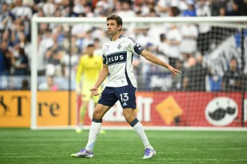 Novi dom legende: Müller nastupio u dresu koji nije Bayernov