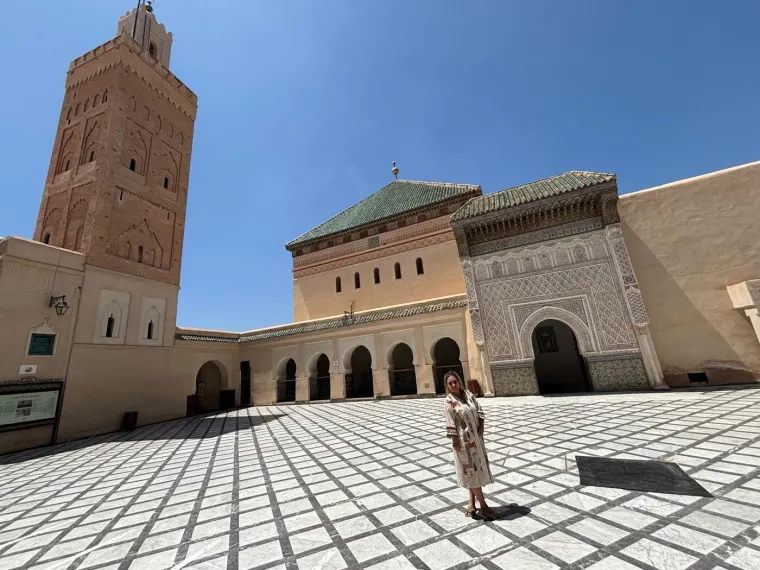 Na popularnu destinaciju otputovala sama, pa se šokirala: 'Osjećala sam se kao neonski znak'
