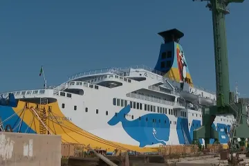 Brod s opasnim brodom ne mrda iz Splita: 'Pa nije ovo atomska bomba nego krntija'