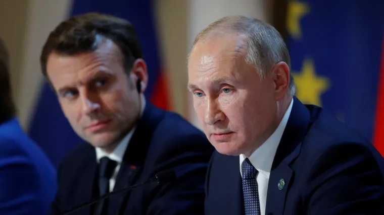 Macron opleo po Putinu: 'On je čudovište koje stalno mora proždirati da bi preživjelo'