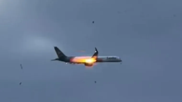 Motor Boeinga eksplodirao pri polijetanju: Prestravljeni putnici voljenima slali oproštajne poruke