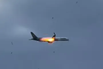 Motor Boeinga eksplodirao pri polijetanju: Prestravljeni putnici voljenima slali oproštajne poruke