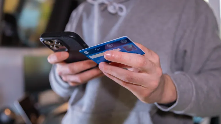 Muškarac (57) instalirao aplikaciju na mobitel, ostao bez 17.000 eura