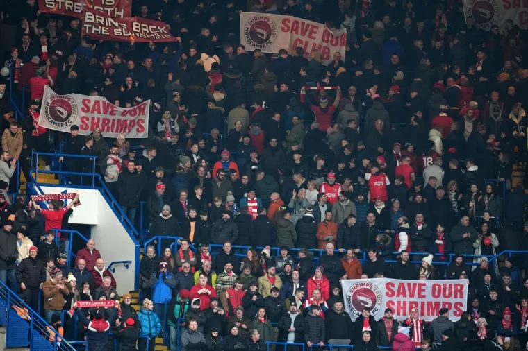 Engleski klub spašen od bankrota pa povukao povijesni potez, prvi ovakav trener u nogometu