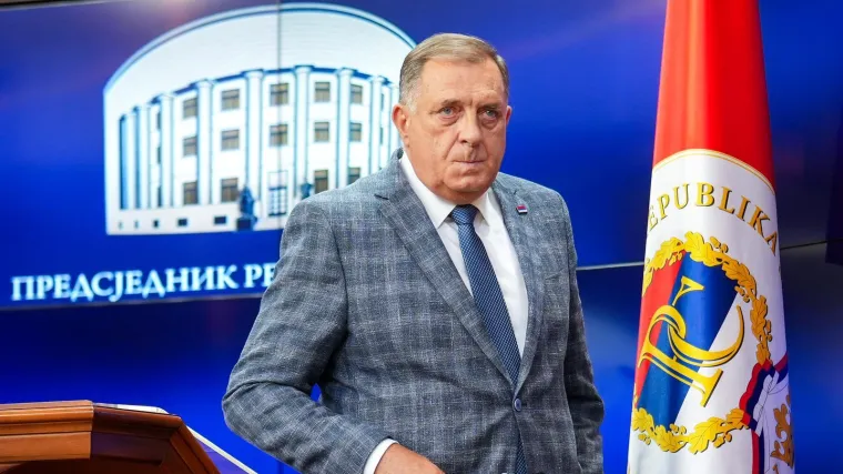 Šok za šokom: Dodiku oduzimaju diplomatski pasoš, ima 15 dana da ga vrati