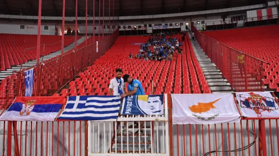 Kontroverzna zastava na Marakani izazvala reakcije: Navijači s Cipra pokazali kamo su došli...