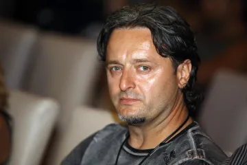 Prošlo je punih 16 godina: Evo kako je Thompson izgledao na predstavljanju svoje knjige