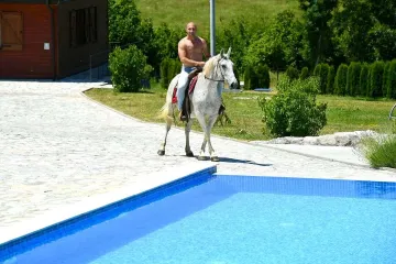 Mentor Marinko se razgolitio, a Iman se odmah oglasila: 'Zašto ovakvi niste dolazili na Farmu?'