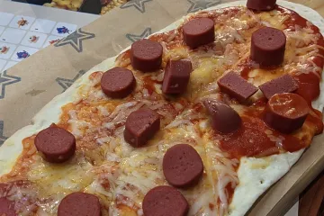 Gost ostao zatečen kada su mu na stol donijeli pizzu, naprosto je morao fotografirati taj zločin