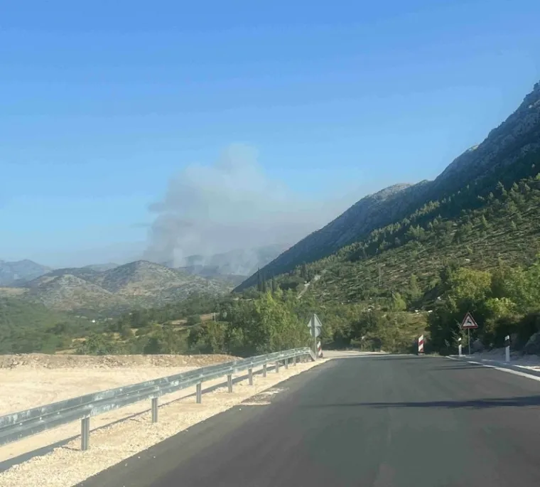 Gori na jugu Hrvatske! Digli kanadere, buktinja se proširila iz BiH