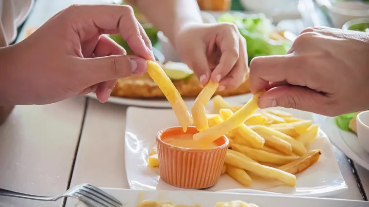 Često jedete pomfrit? Stručnjaci upozoravaju na ozbiljnu bolest koju možete dobiti