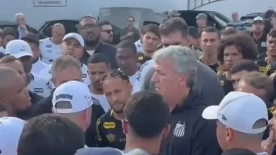 Užarena atmosfera u Santosu: Neymar na udaru bijesnih navijača nakon debakla