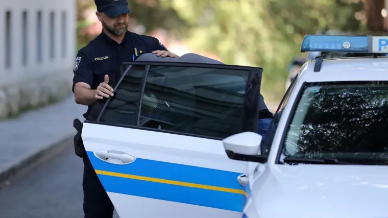 Maloljetnici mamili muškarce preko aplikacije za upoznavanje pa ih tukli i pljačkali