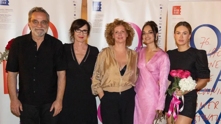 Rijetko ih viđamo zajedno: Filip Šovagović pozirao s djevojkom, vezu godinama skrivali