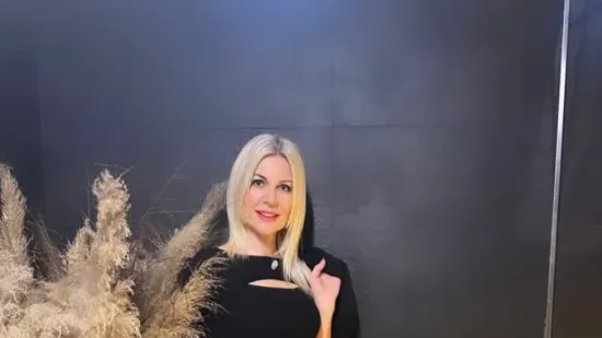 Dijeli ih razlika od 27 godina: Domaći glumac zaveo lijepu Esteru, njihova ljubav traje godinama