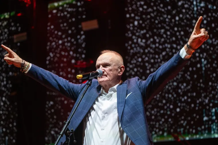 Mate Bulić nakon najave o pauzi od pjevanja nam otkrio: 'Pripremam pjesme s kumom Thompsonom'