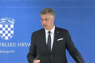 Premijer nakon godišnjeg okupio Vladu, zašto je prozvao predsjednika i oporbu?