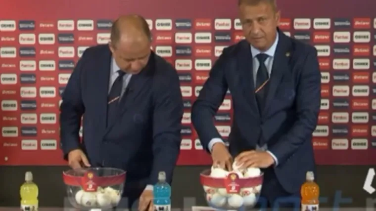 Morate vidjeti kako rumunjski 'Copperfield' izvlači kuglice: Navijači vrište da je ždrijeb Kupa namješten