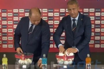 Morate vidjeti kako rumunjski 'Copperfield' izvlači kuglice: Navijači vrište da je ždrijeb Kupa namješten