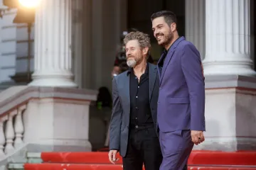 Oscarovac u Sarajevu: Willem Dafoe prošetao tepihom u društvu zgodnog direktora festivala