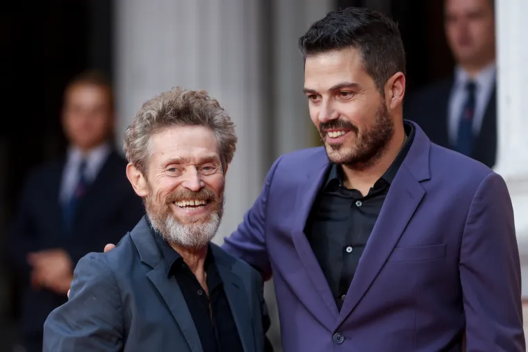 Oscarovac u Sarajevu: Willem Dafoe prošetao tepihom u društvu zgodnog direktora festivala