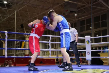 Amaterski boksač u komi nakon borbe, svi su u šoku