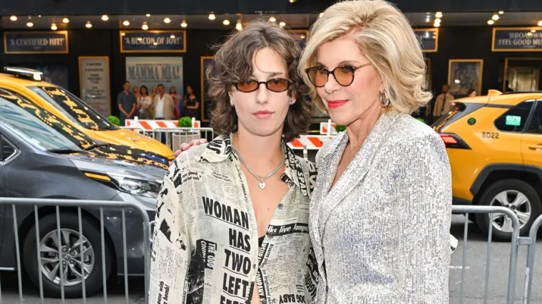Šuškanja su sve glasnija: Christine Baranski (73) u vezi je s 26-godišnjom pjevačicom?