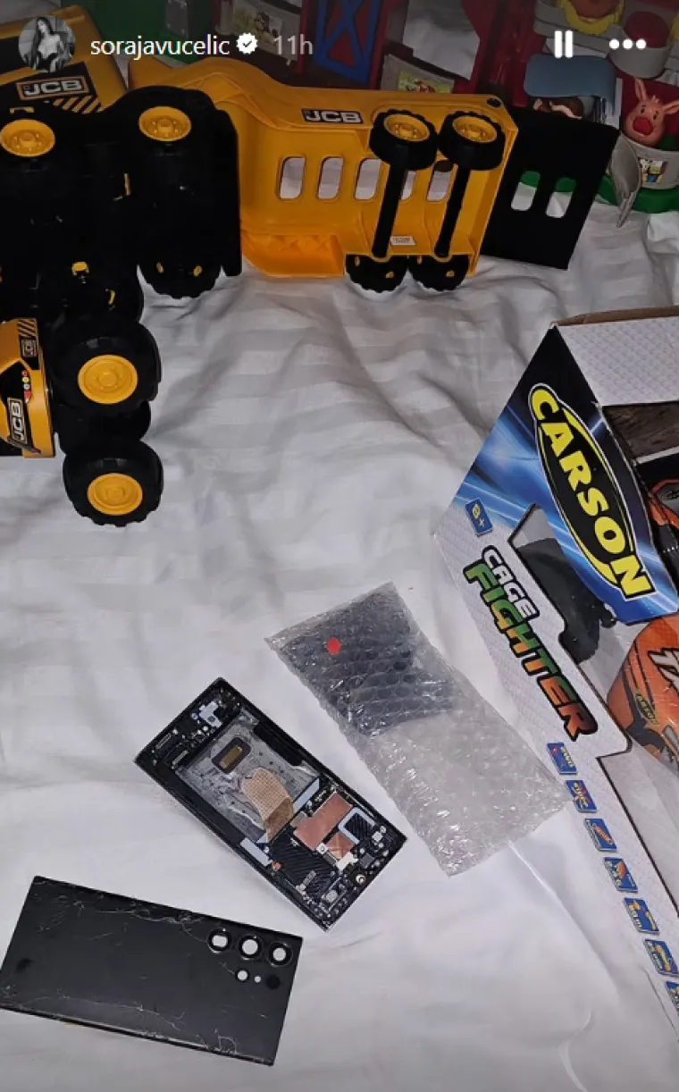 Sin Soraji Vučelić razbio mobitel, ona sve objavila: 'Ima magične ruke'