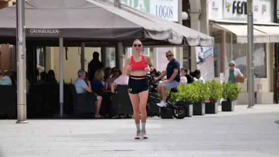 Dok su neki lagano šetali, ona je trčala: Malo tko nije primijetio atraktivnu sportašicu