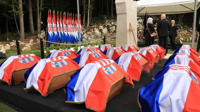 Na komemoraciji kod Jazovke poručeno: 'Mir dolazi tek kad priznamo svaku žrtvu'