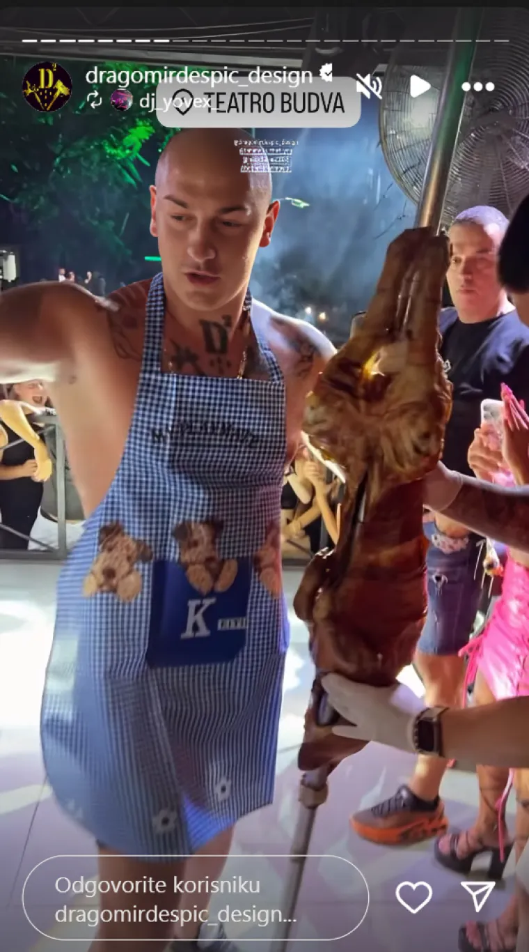 Desingerica na koncertu ispekao janje na ražnju i jeo ga pred publikom