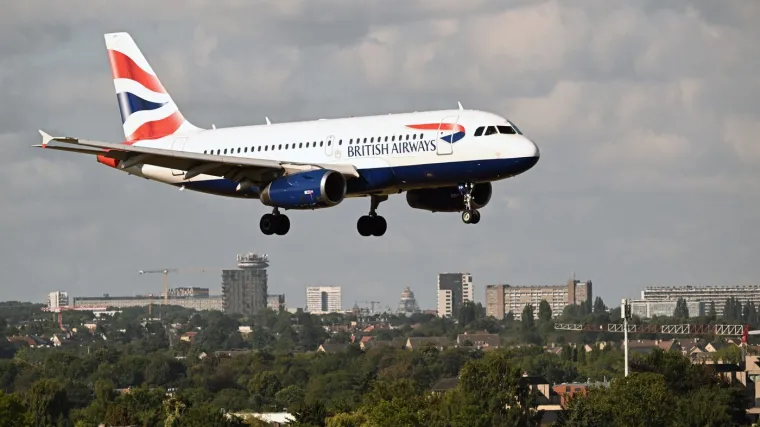 Avion iskrcao dio putnika prije leta: 'Pilot je rekao da moramo izaći zbog ekstremne vrućine'