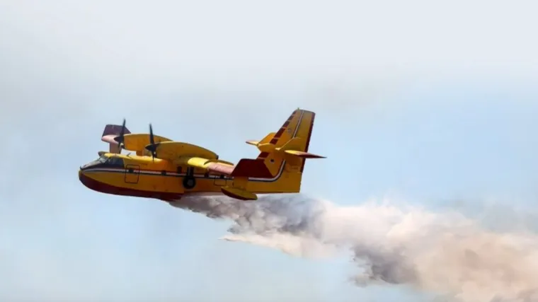 Kanader, air-tractor i 15 vozila borilo se s požarom kod Zadra, oglasio se zapovjednik vatrogasaca