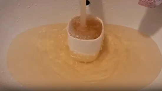 'Smeđa voda nije voda': Karlovac se nakon četiri godine i dalje muči s mutnim slavinama