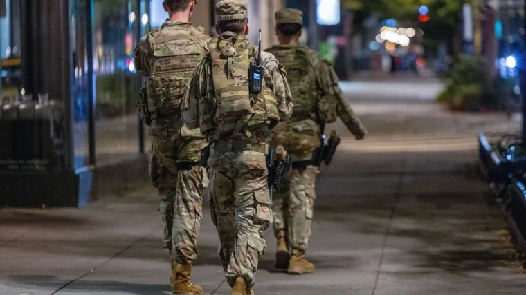 Trump izveo vojsku na ulice Washingtona, Garda stiže i u druge gradove: Evo što se događa