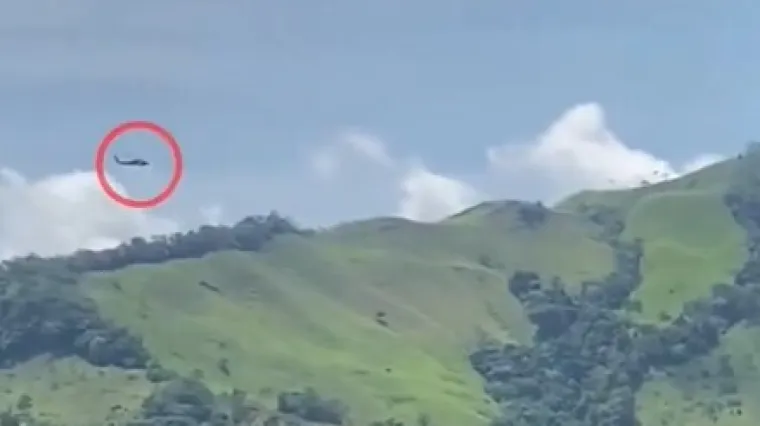 Kamere ulovile trenutak obaranja vojnog helikoptera dronom: Poginulo najmanje 12 ljudi