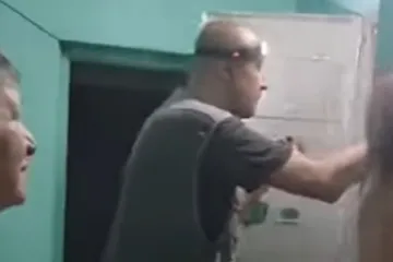Pijani električar izazvao dramu: Od alkohola nije mogao pogoditi državu u kojoj se nalazi, kamoli razvodnu ploču!