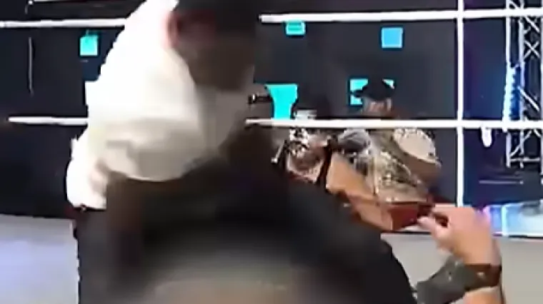 [18+] Šokantno: Sin slavnog MMA borca brutalno pretukao kečera, javnost zgrožena