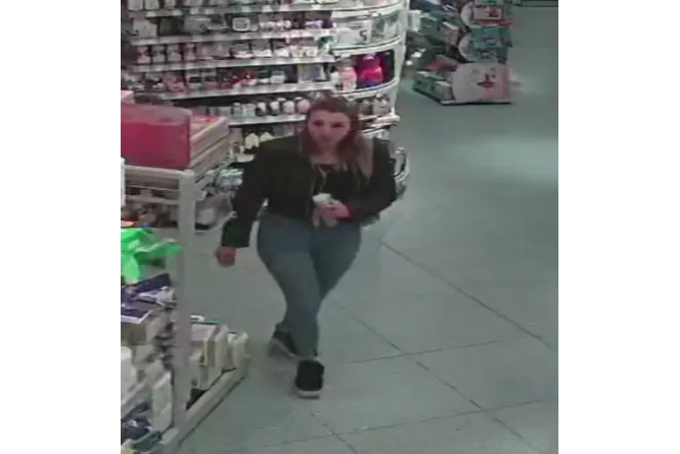 Misteriozne dame uhvatile kamere, policija ih traži...