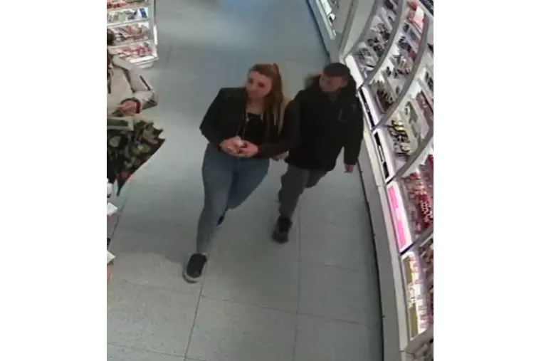 Misteriozne dame uhvatile kamere, policija ih traži...