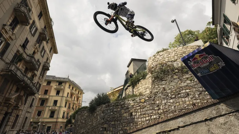 Spektakl u Genovi: Održana Red Bull Urban Downhill utrka