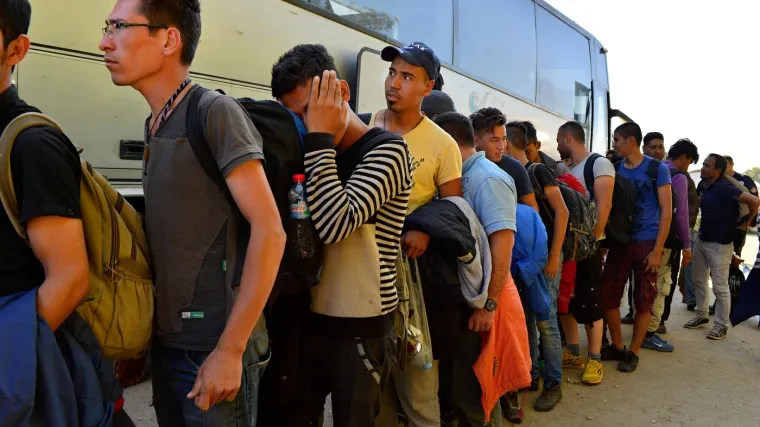 Na granici zaustavljen kombi s 24 migranta: Platili tisuće eura da dođu u zapadnu Europu