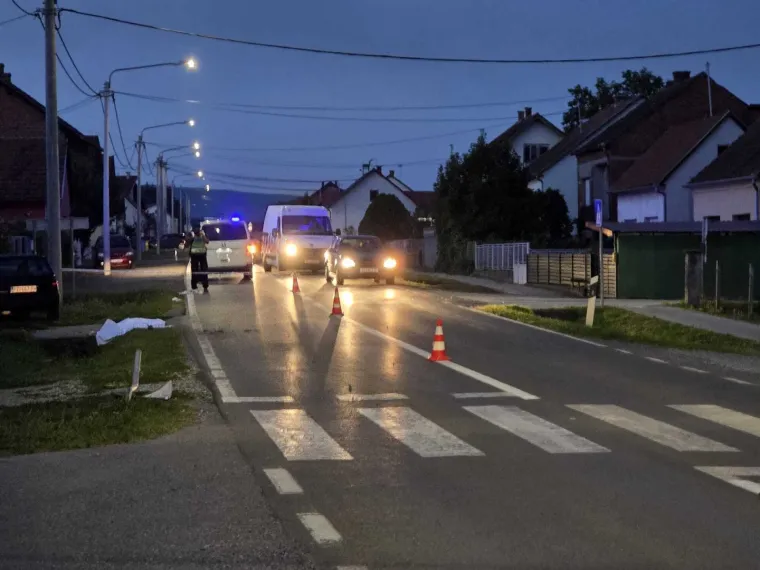 Mladić poginuo u strašnoj nesreći kraj Požege: Motorom sletio i udario u prometni znak